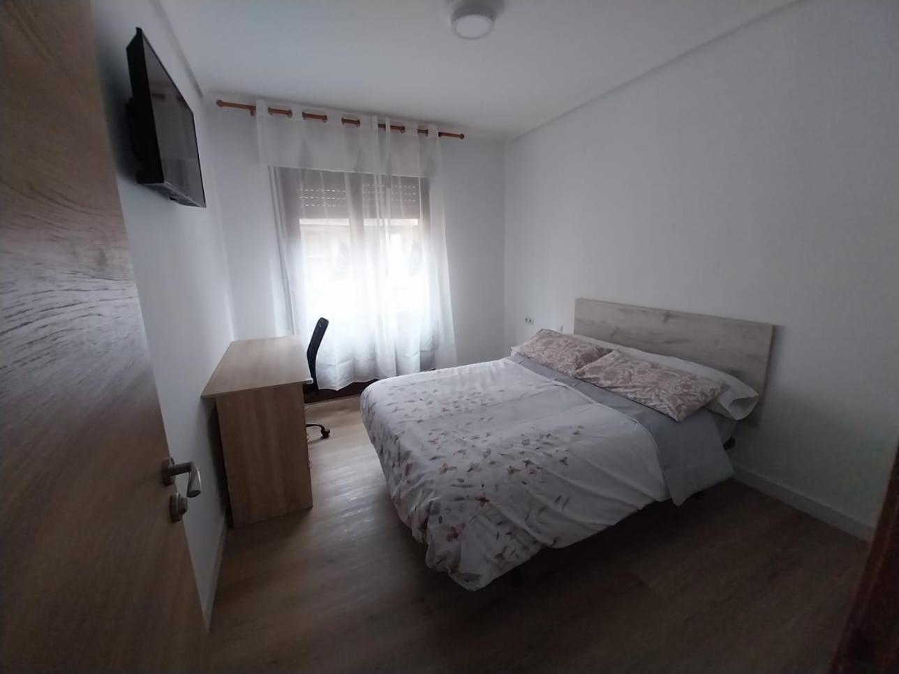 Alloggio in famiglia Con Balcon Centro Zona Artistica *